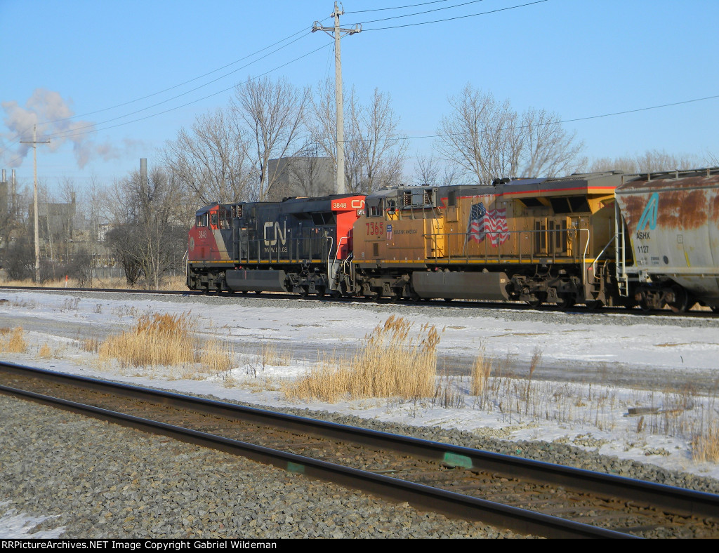 UP 7365 & CN 3843